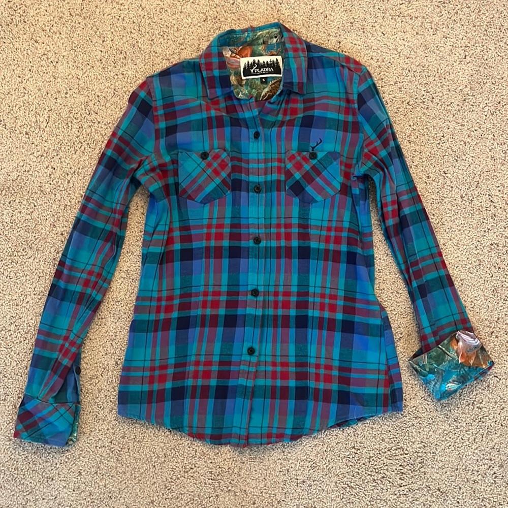 Pladra Flannel, size Small in perfect condition. Super soft quality flannel.